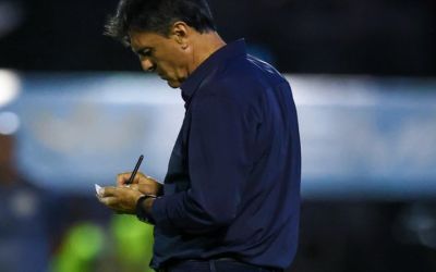 Gustavo Cuéllar faz estreia no Grêmio em goleada sobre o Monsoon e reforça opções táticas de Quinteros