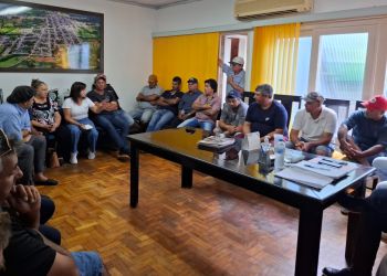 Prefeitura e produtores debatem projeto para revitalização de estradas dos assentamentos em Herval