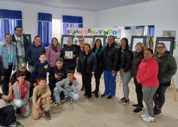 Exposição “Nosso Lugar – Arroio Grande em Traços e Versos” é aberta na Escola Presidente João Goulart e segue até 9 de junho